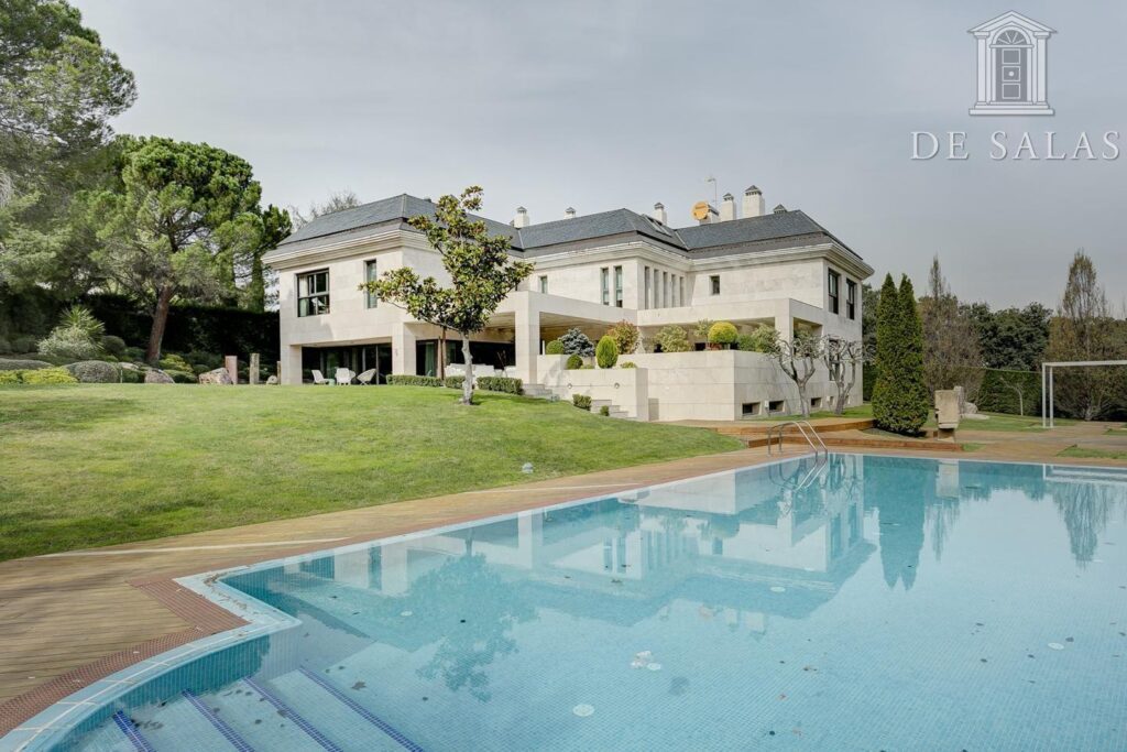 Inmuebles 40 Magnífico chalet Independiente en La Moraleja