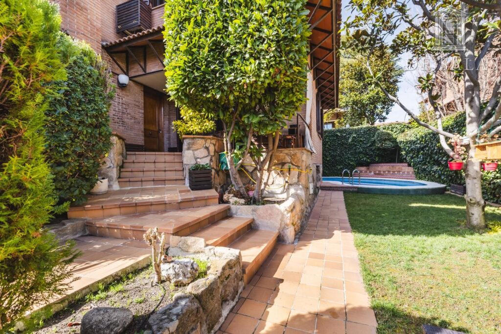 Inmuebles 2 Magnífico chalet pareado cerca del parque Juan Carlos I