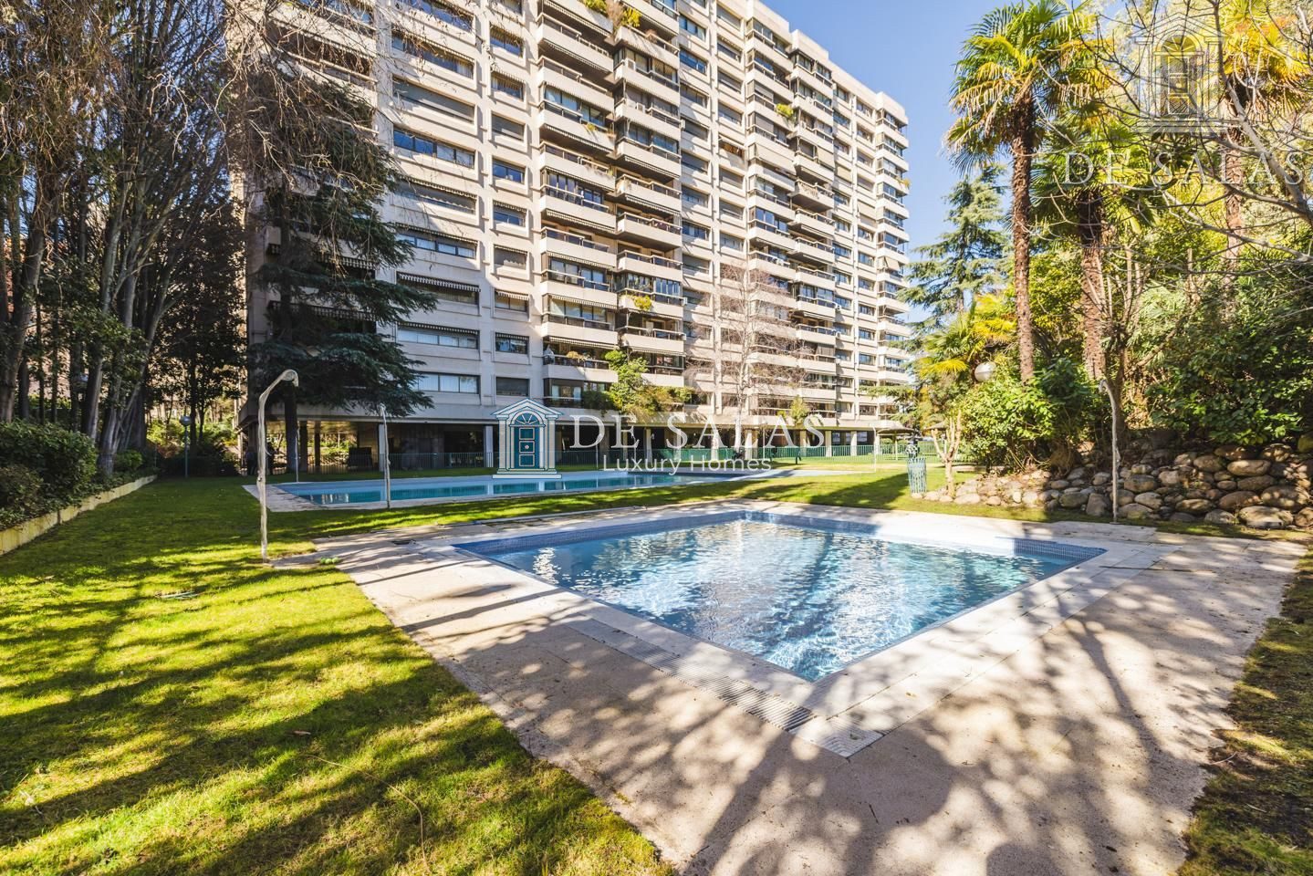 Magnífica vivienda de esquina con terraza