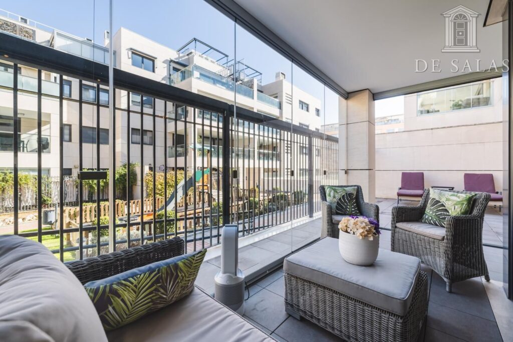 Exclusivo bajo con dos amplias terrazas