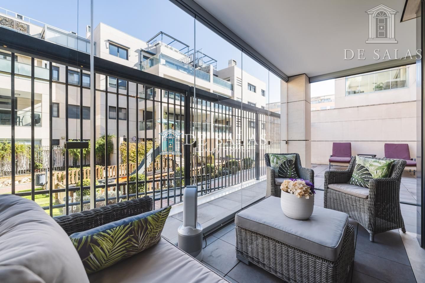 Exclusivo bajo con dos amplias terrazas