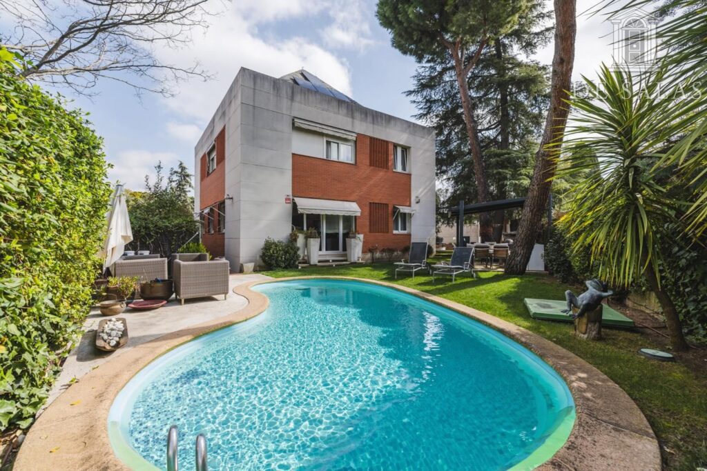 Estupendo chalet independiente en el Parque del Conde de Orgaz.