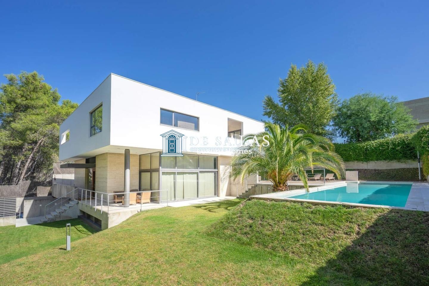 Espectacular chalet de diseño en Puerta de Hierro