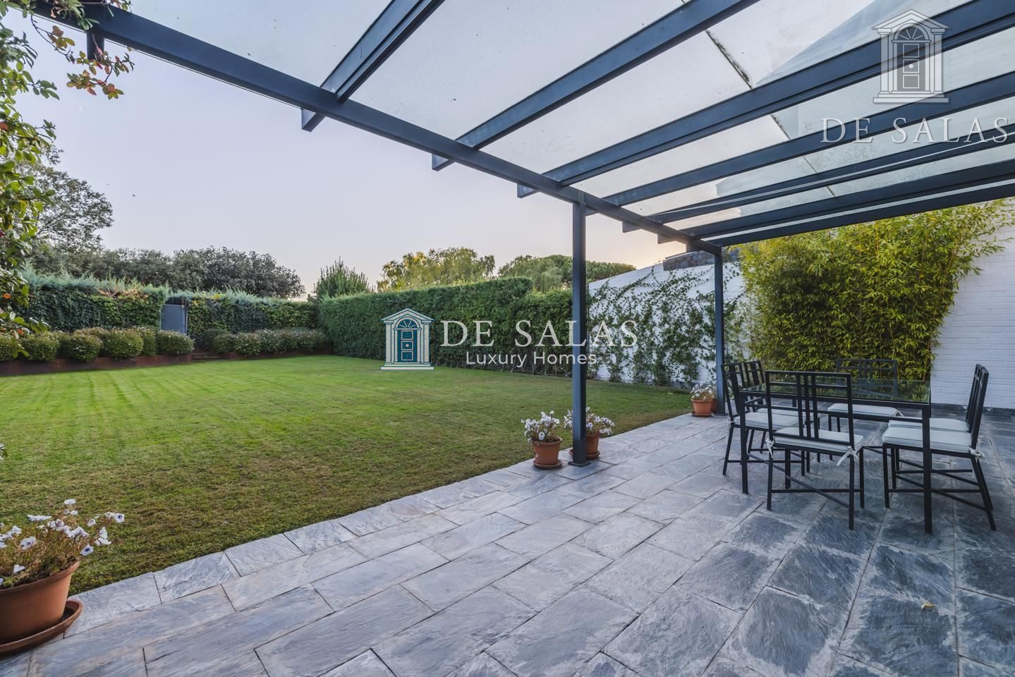 Excelente chalet pareado en una de las mejores urbanizaciones de la Moraleja