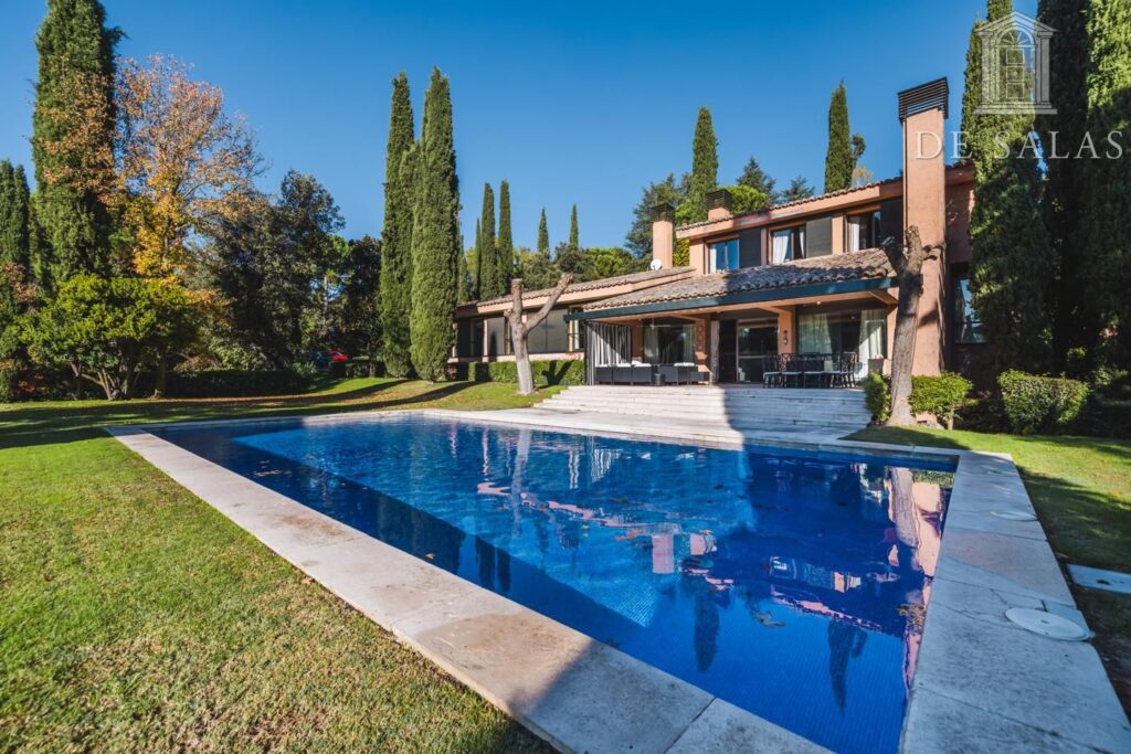 Inmuebles 24 Exclusiva vivienda independiente en venta con vistas al campo de golf 1