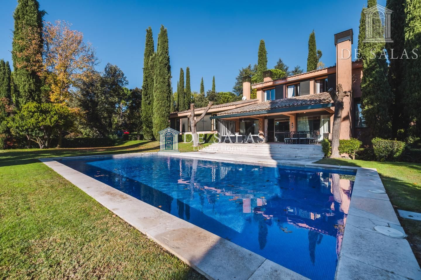 Exclusiva vivienda independiente en venta con vistas al campo de golf 1