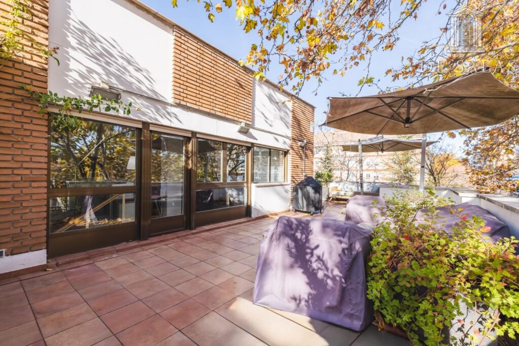 Inmuebles 2 Maravilloso Piso Duplex con una terraza espaciosa en Atalaya