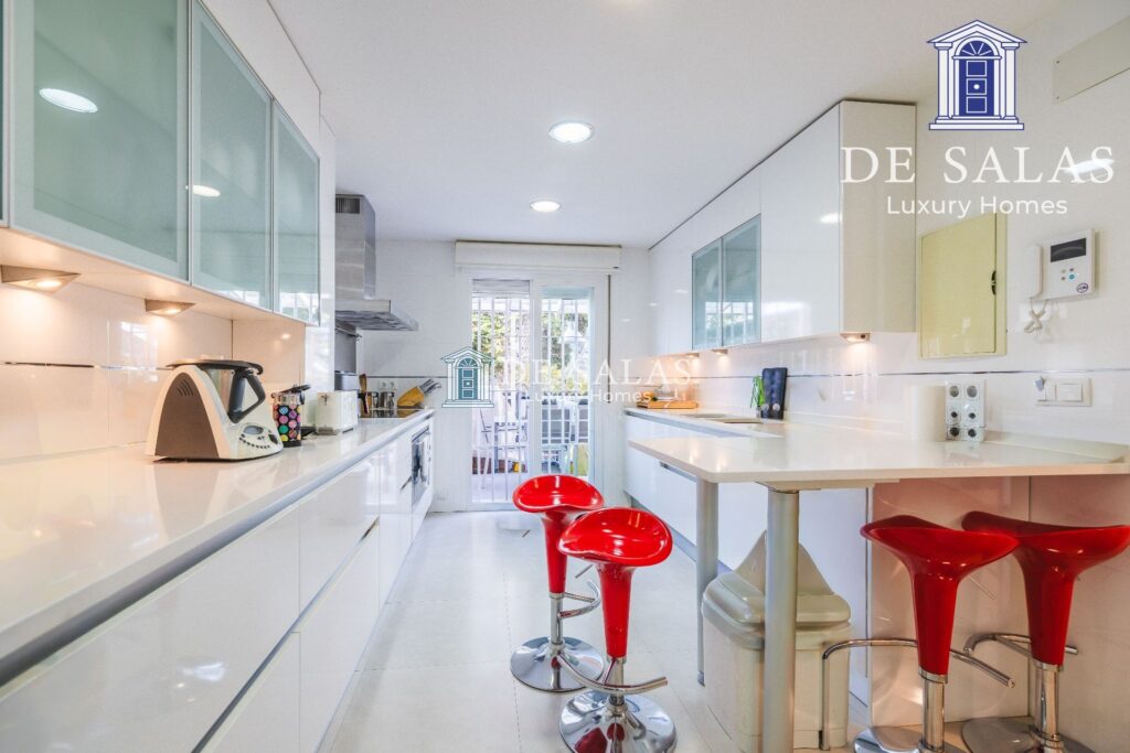 Espectacular Chalet Adosado en el Parque de Conde Orgaz — 12