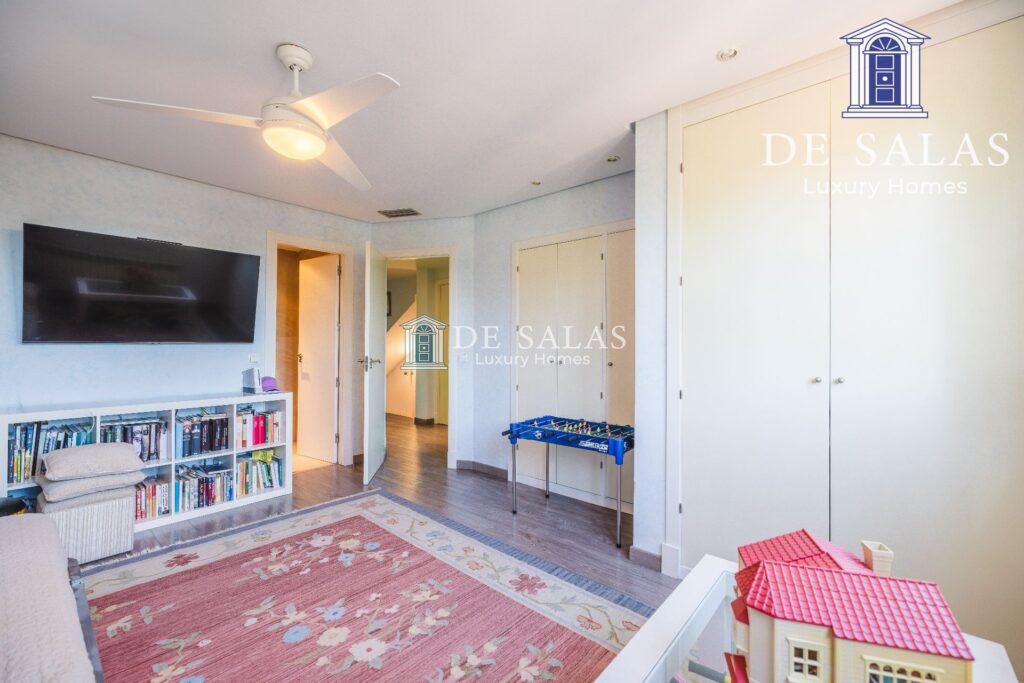 Espectacular Chalet Adosado en el Parque de Conde Orgaz — 24