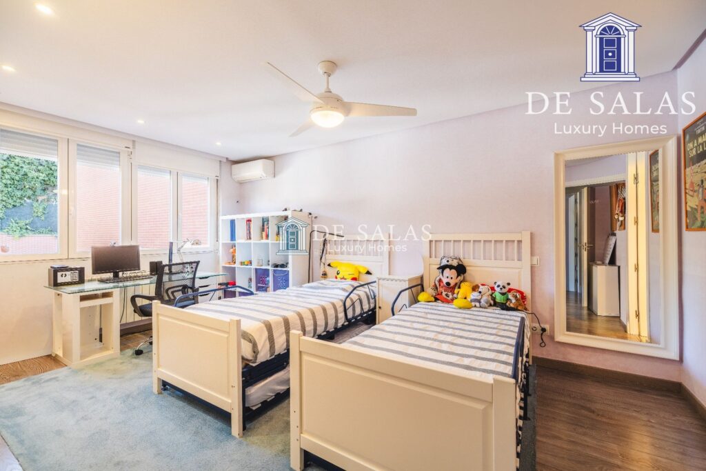Espectacular Chalet Adosado en el Parque de Conde Orgaz — 22