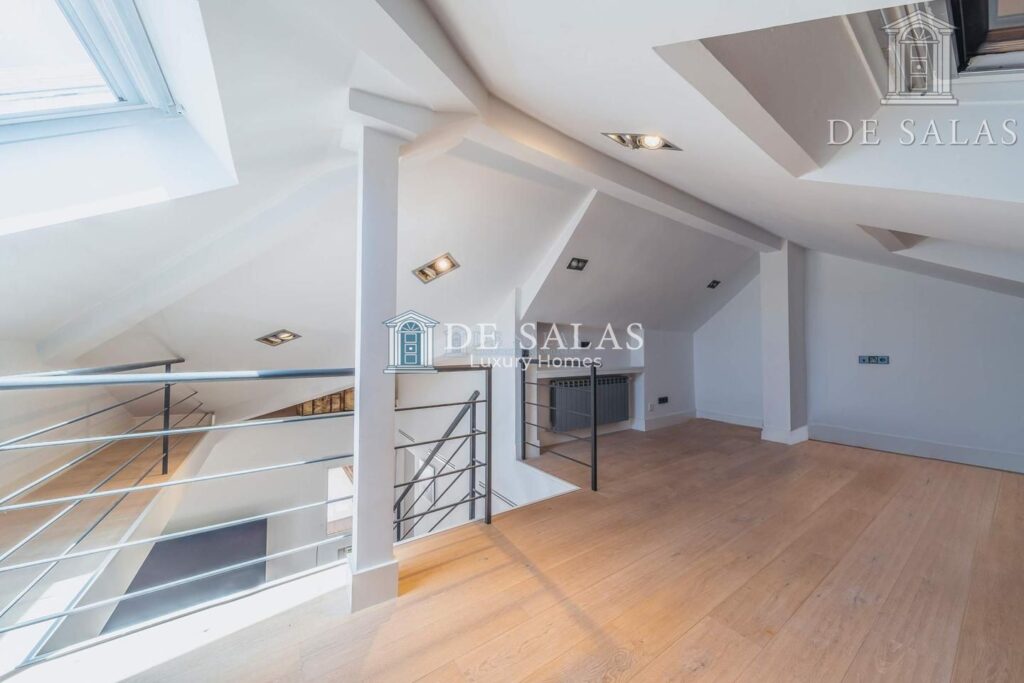 Magnífico chalet independiente de 850 m2 construidos y 2.900m² de parcela. — 36