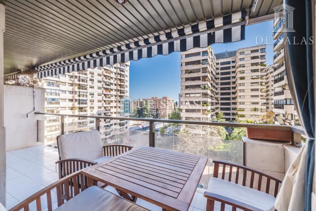 Exclusivo piso con terraza en La Paz — 2