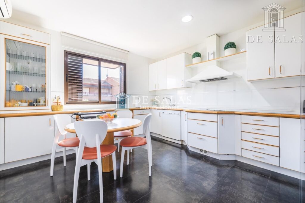 Magnífico chalet pareado cerca del parque Juan Carlos I — 16