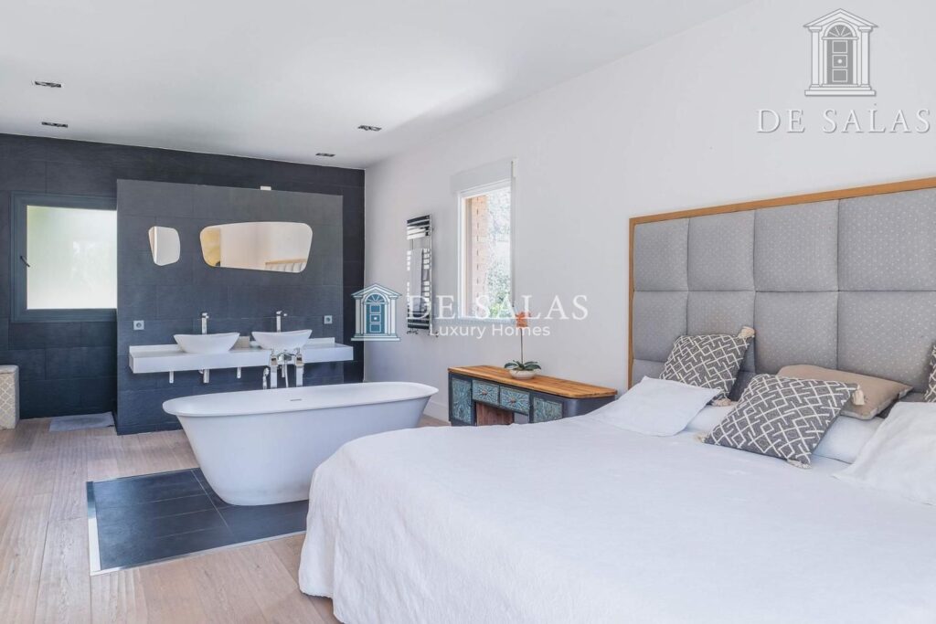 Magnífico chalet independiente de 850 m2 construidos y 2.900m² de parcela. — 31